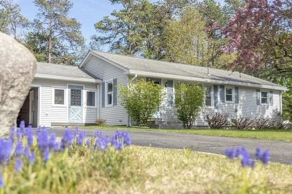 $399,900 | 142 Spruce Hill Avenue, Northampton, MA 01062