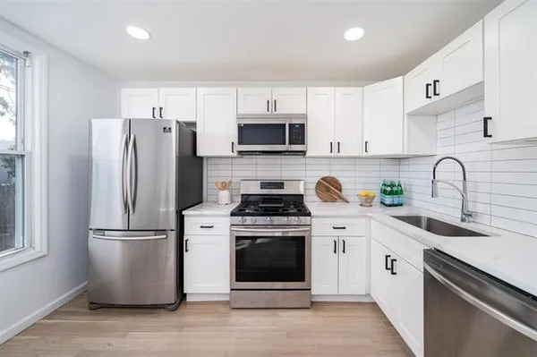$3,200 | 77 Congress Street, Unit 2, Jersey City, NJ 07307