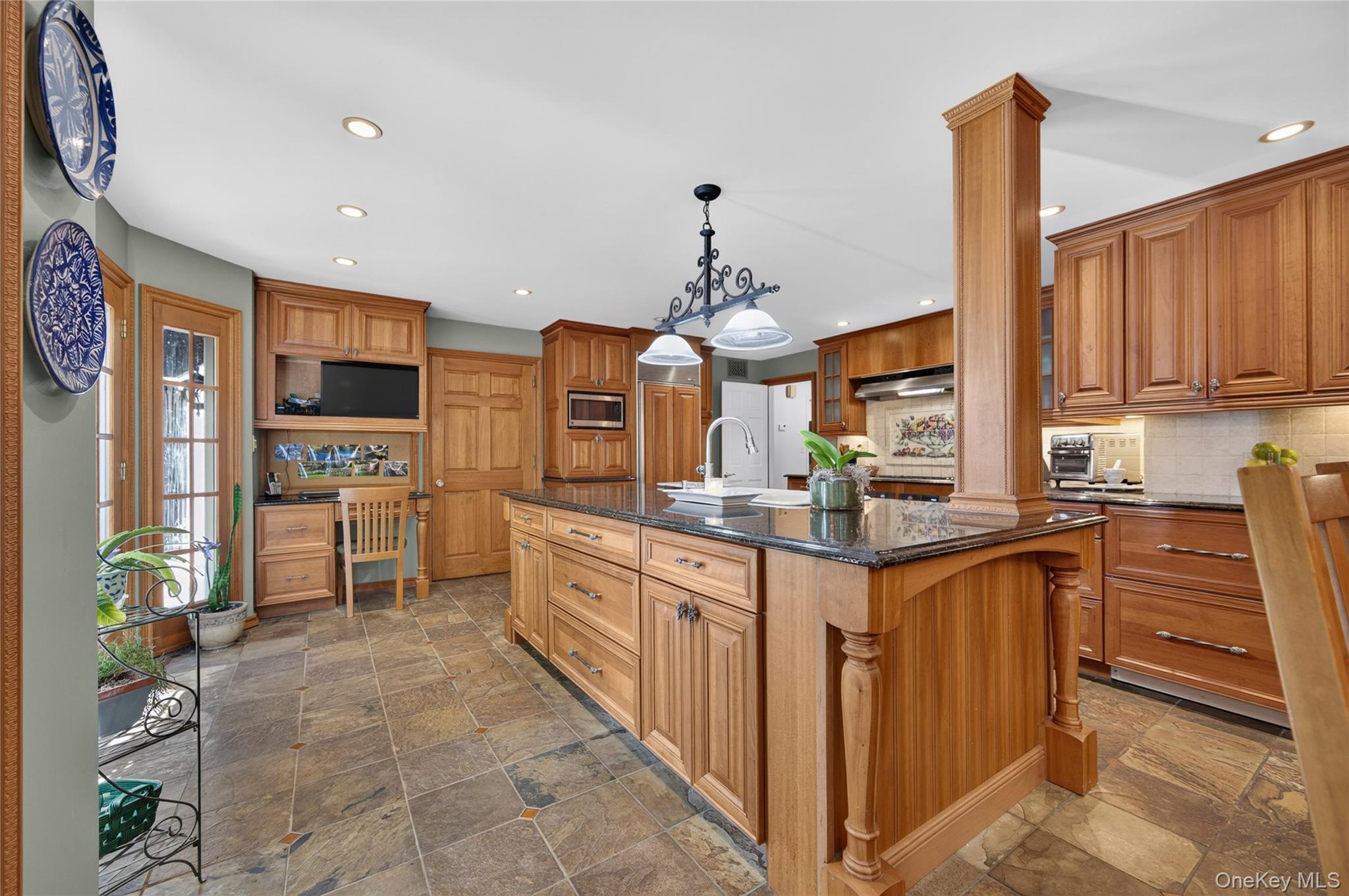 2108 Edge Road Muttontown, NY 11791 - Photo 12 of 38