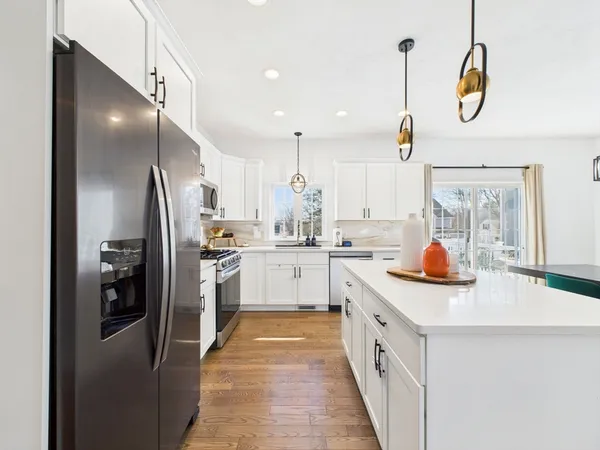 $624,900 | 10 Johnny Mac Way, Unit B, Taunton, MA 02780