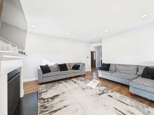 $624,900 | 10 Johnny Mac Way, Unit B, Taunton, MA 02780