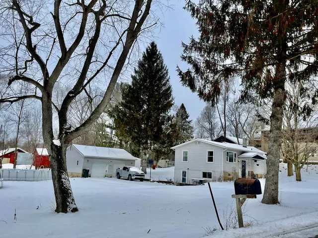 $230,000 | 3668 St Mark Street, Jackson, MI 49201