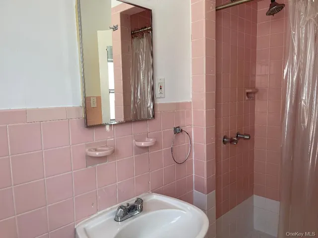 $4,000 | 75 Mohawk Avenue, East Atlantic Beach, NY 11561