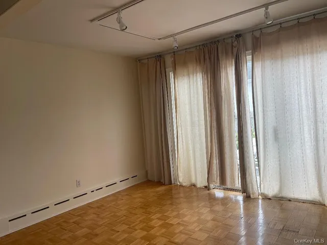 $4,000 | 75 Mohawk Avenue, East Atlantic Beach, NY 11561