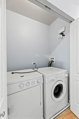 $384,900 | 4105 South Drexel Boulevard, Unit 1SR, Chicago, IL 60653