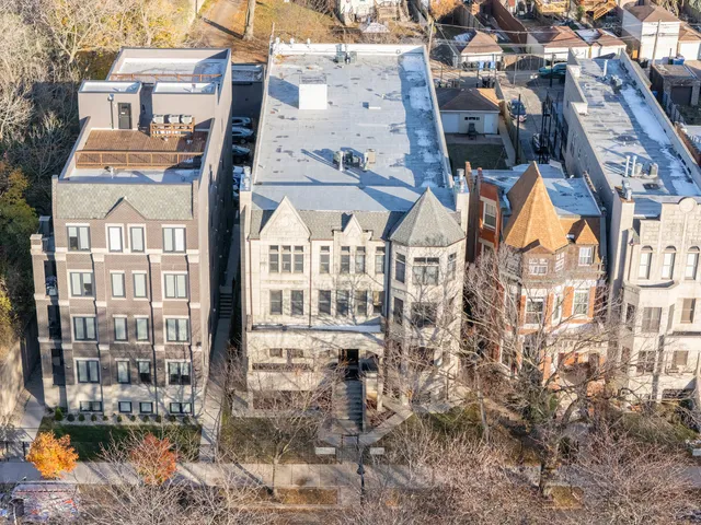 $384,900 | 4105 South Drexel Boulevard, Unit 1SR, Chicago, IL 60653