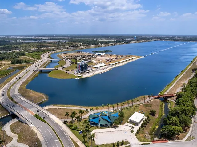 $5,800 | 4022 Penshurst Park, Sarasota, FL 34235