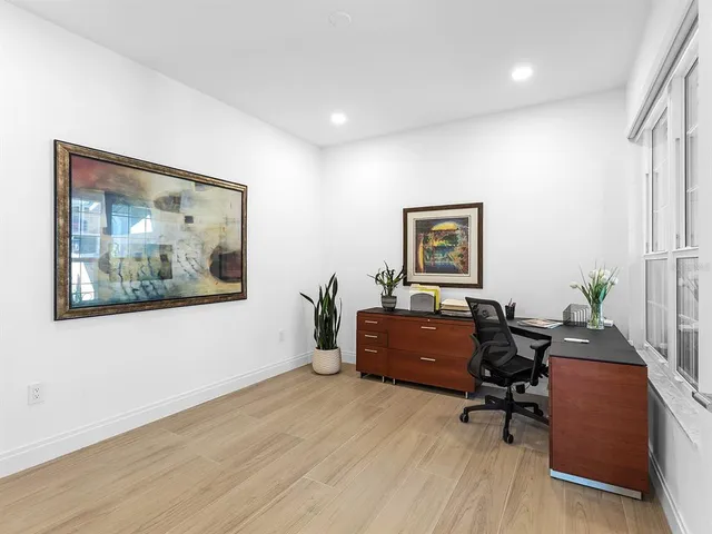 $5,800 | 4022 Penshurst Park, Sarasota, FL 34235