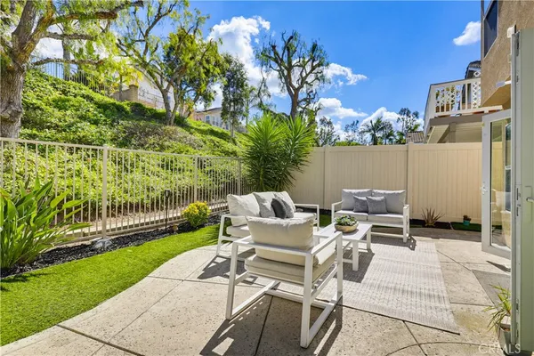 $1,499,900 | 15 Harveston, Mission Viejo, CA 92692
