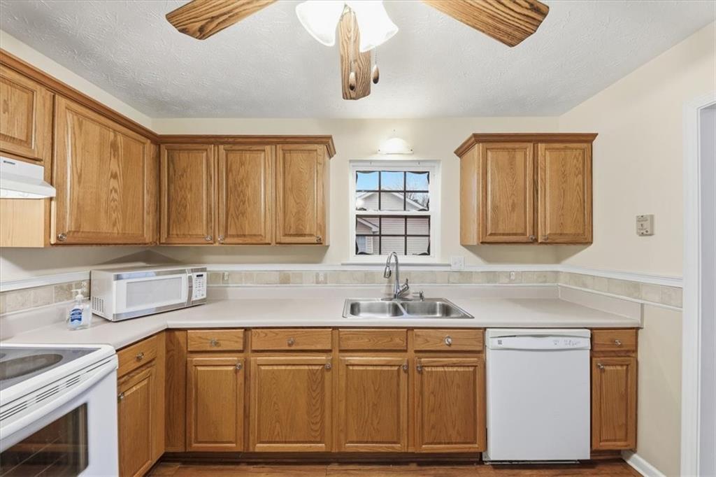 11179 Knotty Pine Place Hampton, GA 30228 - Photo 15 of 34