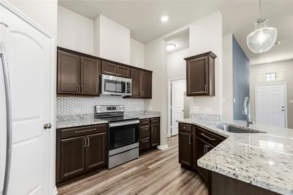 $2,000 | 2005 Theresa Drive, Bryan, TX 77807