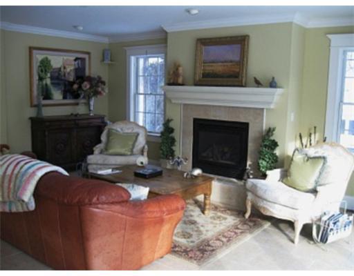 83 Organug Road York, ME 03909 - Photo 5 of 18 Living Room.