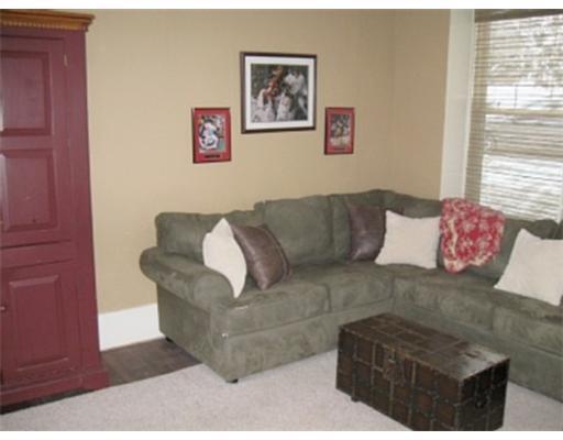 83 Organug Road York, ME 03909 - Photo 7 of 18 Den/Family/Great Room.
