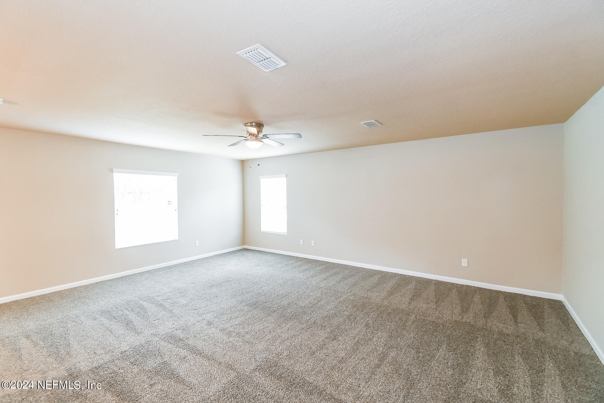 10201 Magnolia Ridge Road Jacksonville, FL 32210 - Photo 4 of 22 005-photo-living-room-13843790