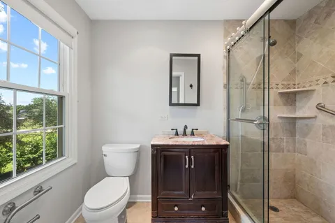 $750,000 | 1392 Terre Drive, Libertyville, IL 60048