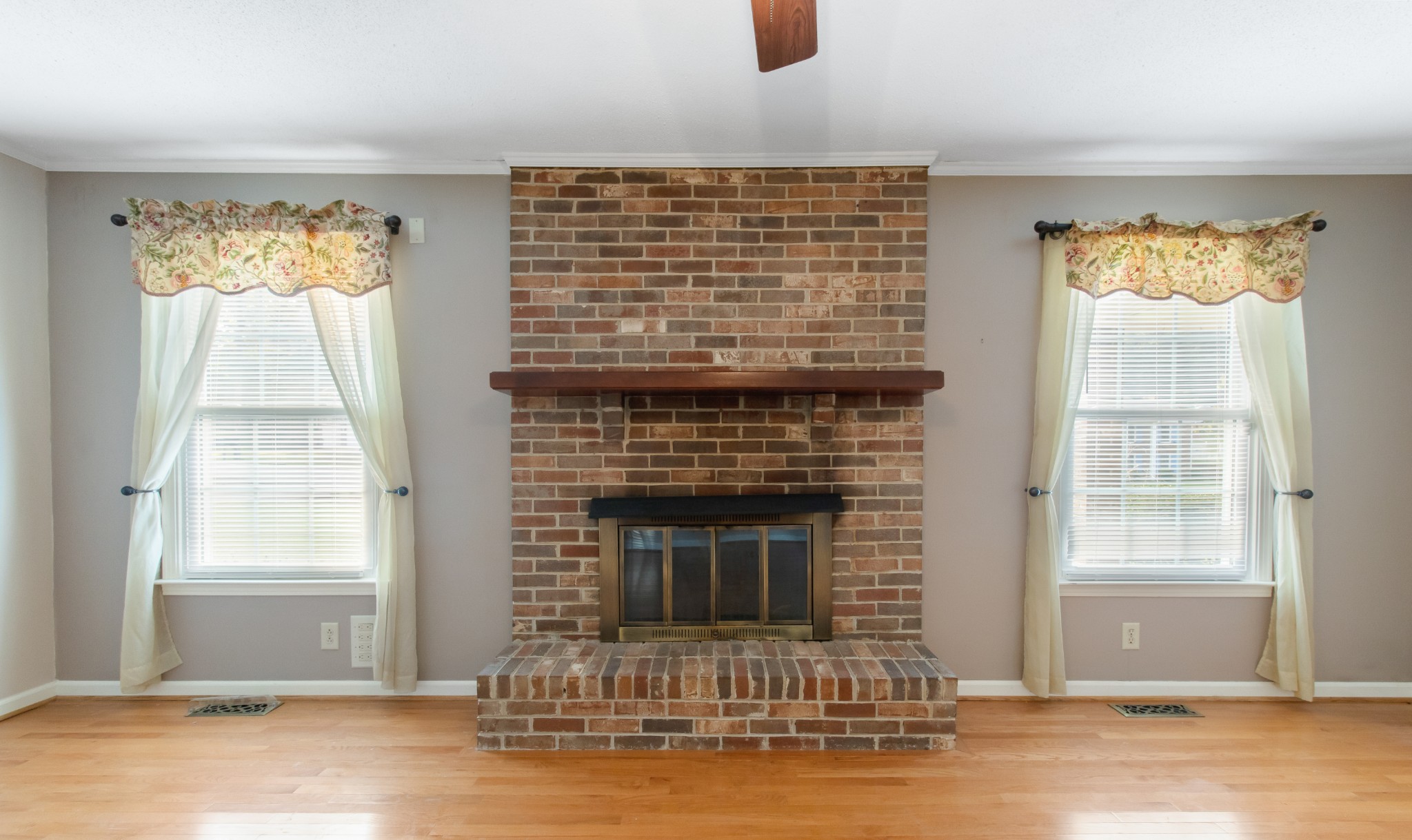 307 Revere Road Clarksville, TN 37043 - Photo 11 of 38 a living room with furniture and a fireplace