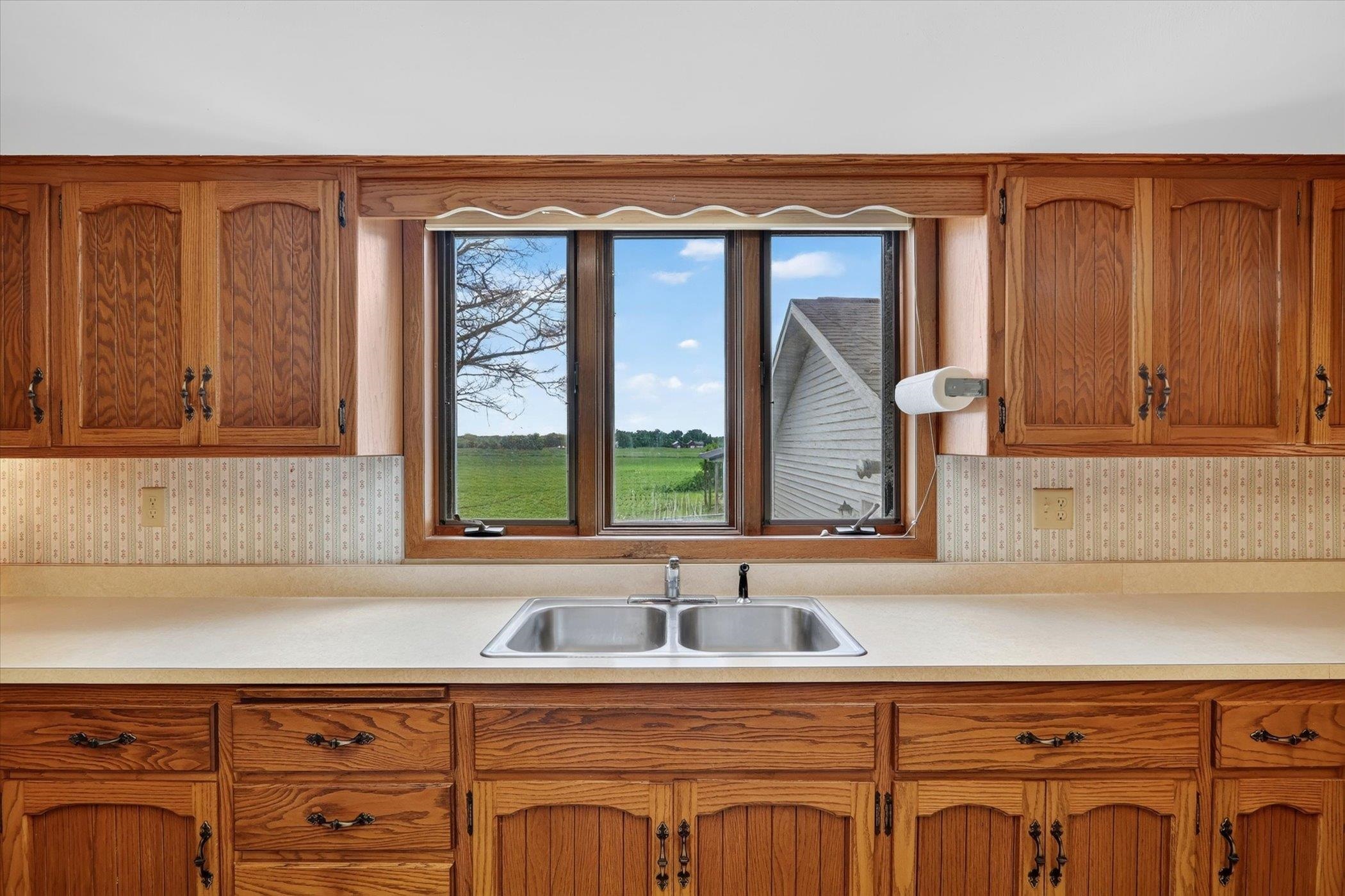 1270 Hillside Road Edgerton, WI 53534 - Photo 13 of 74