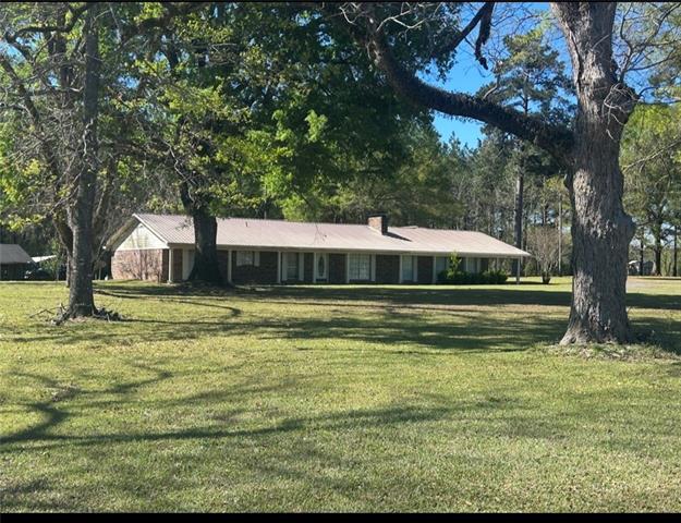 557 Layfield Road Coushatta, LA 71019 - Photo 2 of 16