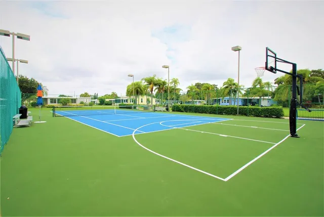 $1,995 | 5580 Stonehaven Lane, Sarasota, FL 34233