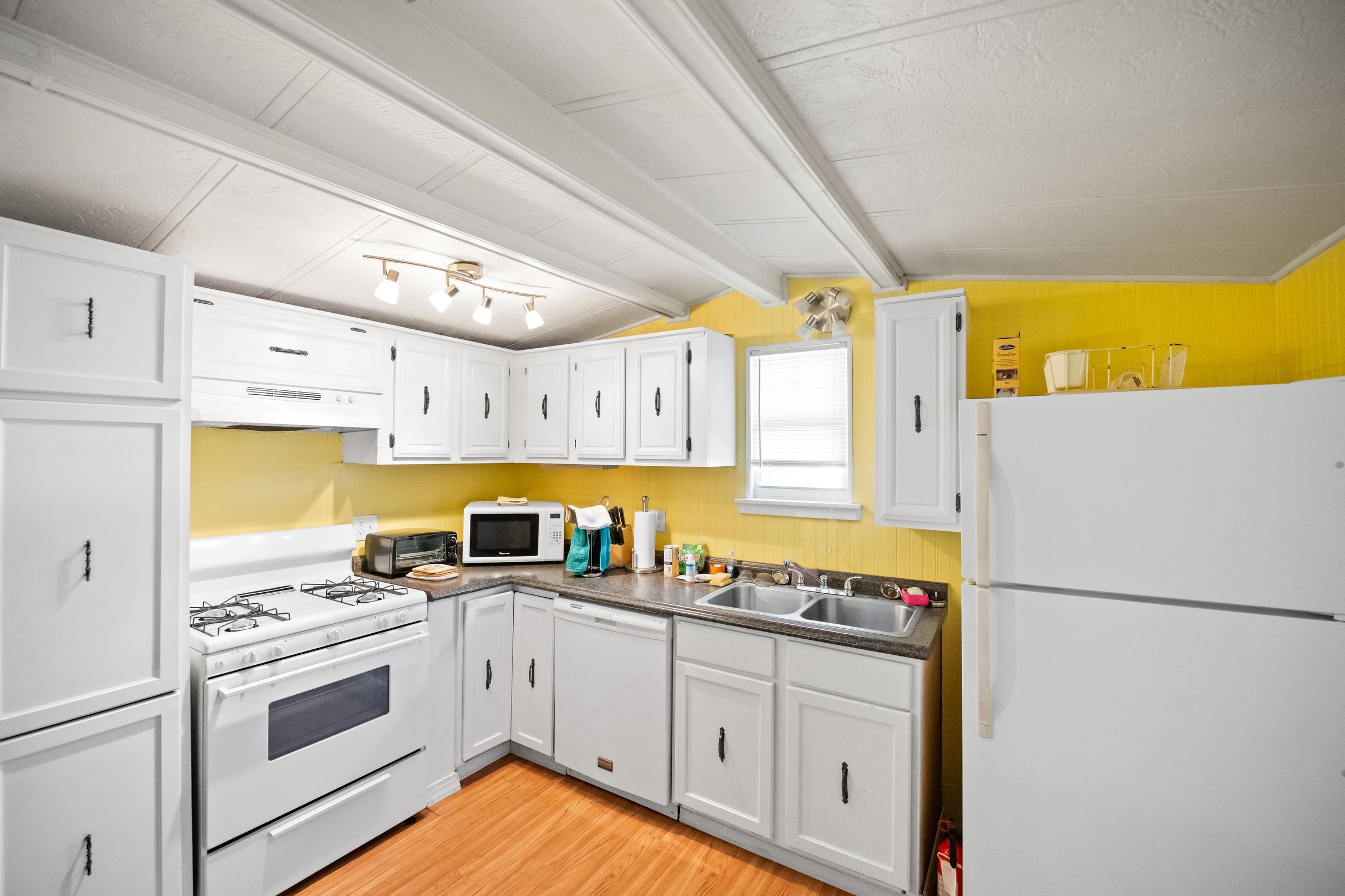 681 Escambia Loop Lillian, AL 36549 - Photo 5 of 34 Kitchen