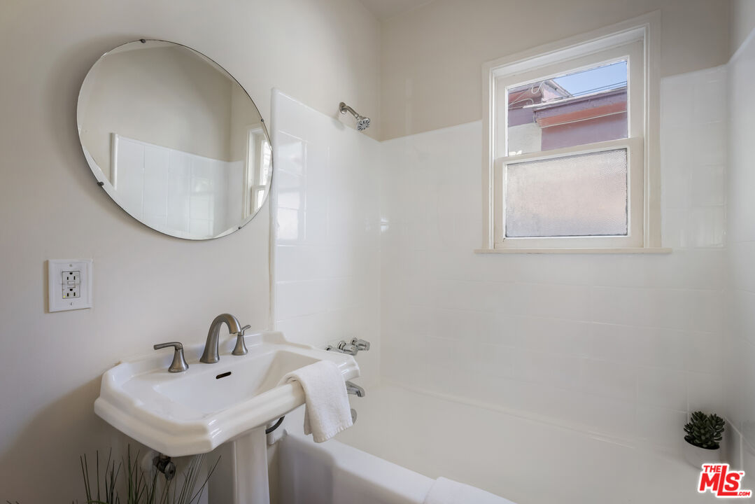 4355 Verdugo Road Los Angeles, CA 90065 - Photo 14 of 33