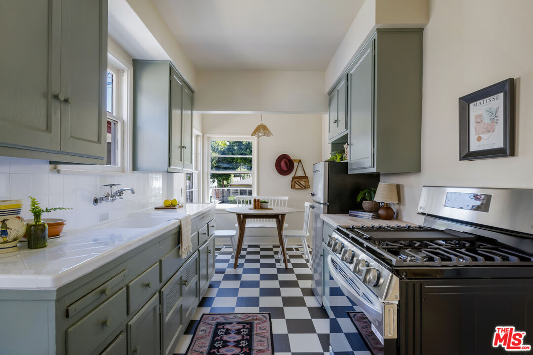 4355 Verdugo Road Los Angeles, CA 90065 - Photo 8 of 33