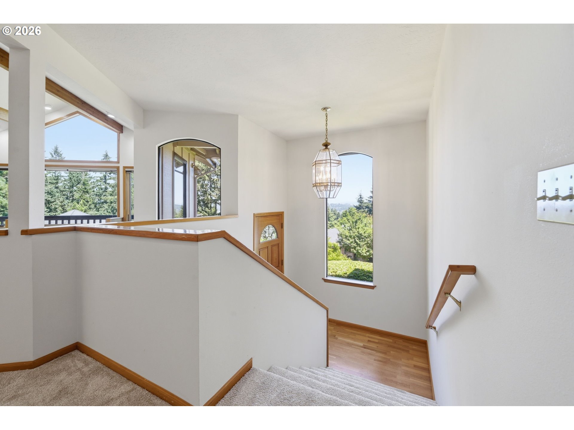 3066 Solomon Loop Eugene, OR 97405 - Photo 2 of 48 Entrance/Foyer