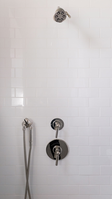 4 Newport Road, Unit 7 Cambridge, MA 02140 - Photo 25 of 31 a bathroom with a shower