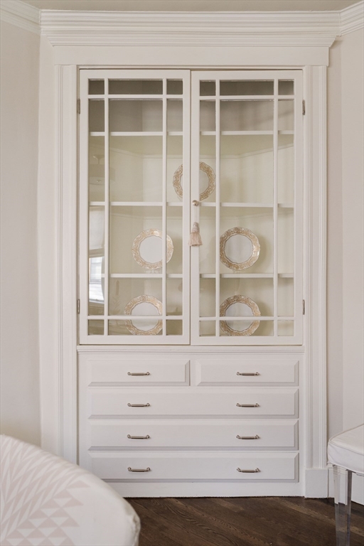4 Newport Road, Unit 7 Cambridge, MA 02140 - Photo 10 of 31 a view of a dresser