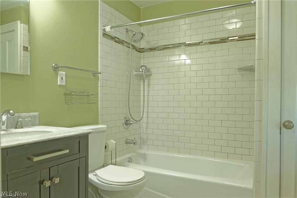 864 Cambridge Road Cleveland Heights, OH 44121 - Photo 9 of 18