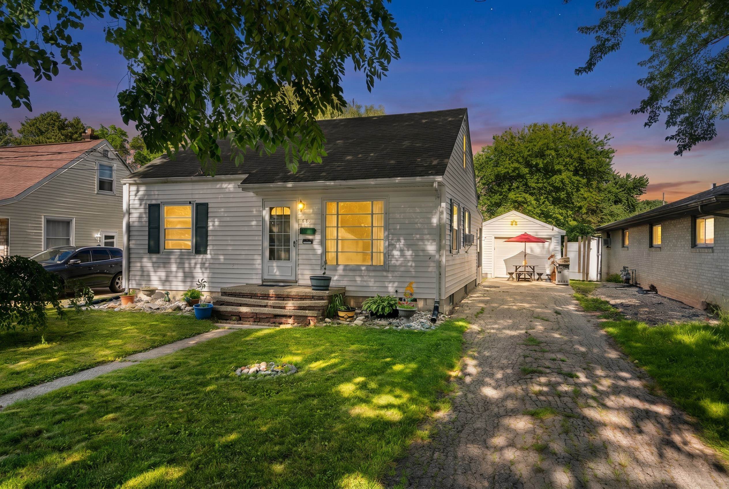 641 State Street Menasha, WI 54952 - Photo 1 of 33