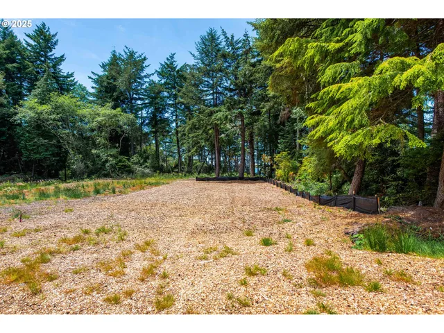 $79,000 | 1227 Seagate Street, Coos Bay, OR 97420