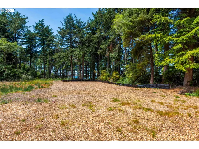 $79,000 | 1227 Seagate Street, Coos Bay, OR 97420