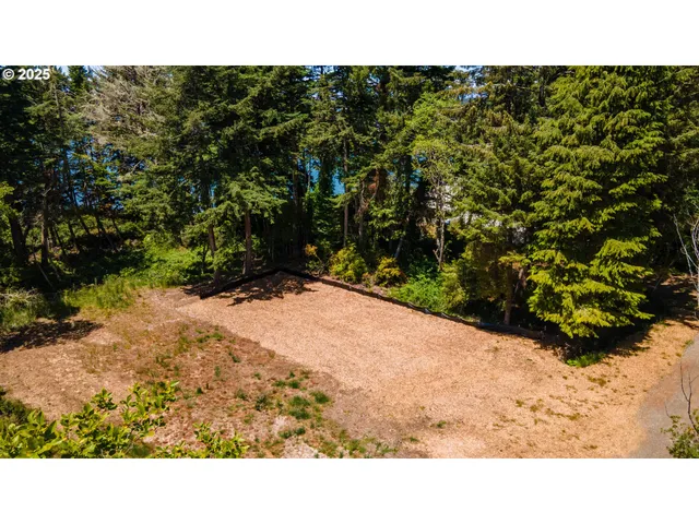 $79,000 | 1227 Seagate Street, Coos Bay, OR 97420