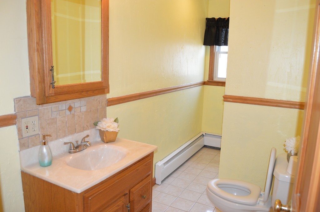 89 Kenberma Road Worcester, MA 01604 - Photo 12 of 22 Gallery Image 12