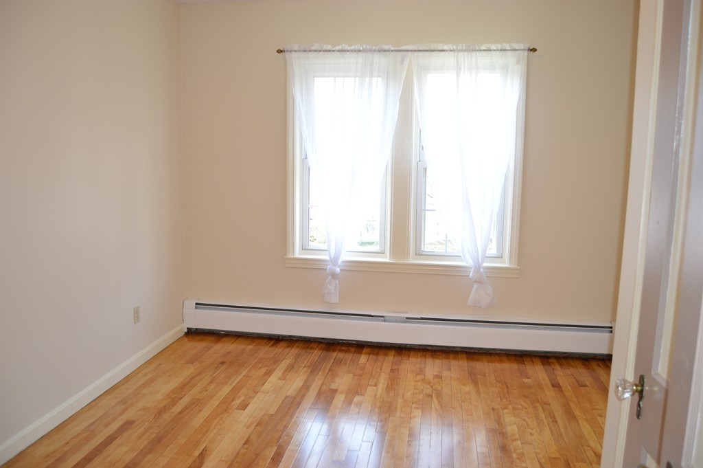 89 Kenberma Road Worcester, MA 01604 - Photo 18 of 22 Gallery Image 18