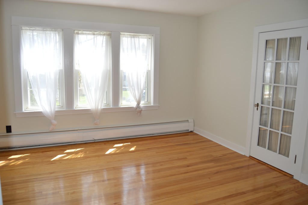 89 Kenberma Road Worcester, MA 01604 - Photo 6 of 22 Gallery Image 6