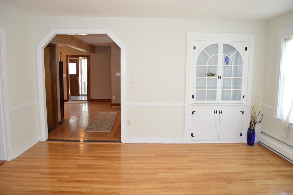 89 Kenberma Road Worcester, MA 01604 - Photo 10 of 22 Gallery Image 10