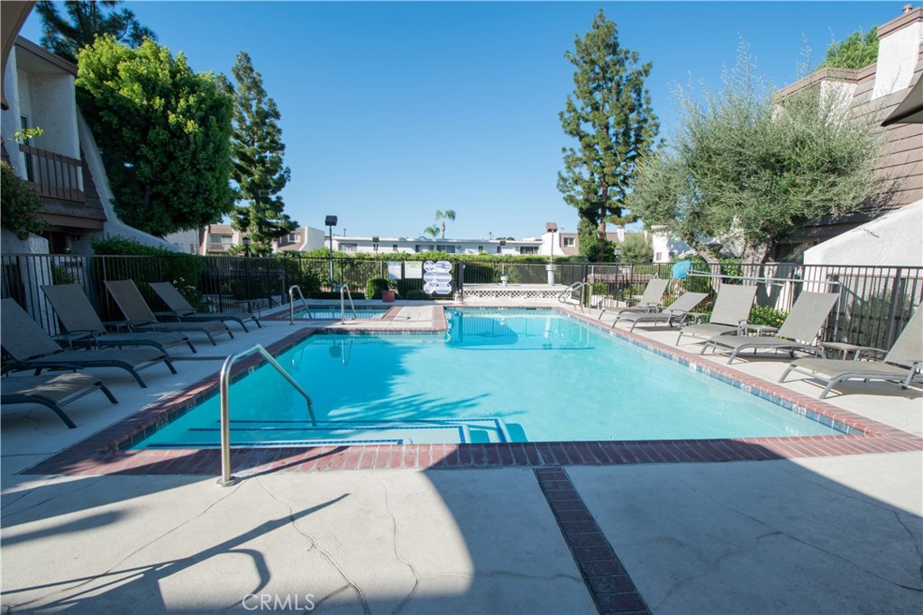 18340 Collins Street, Unit E Tarzana, CA 91356 - Photo 27 of 29