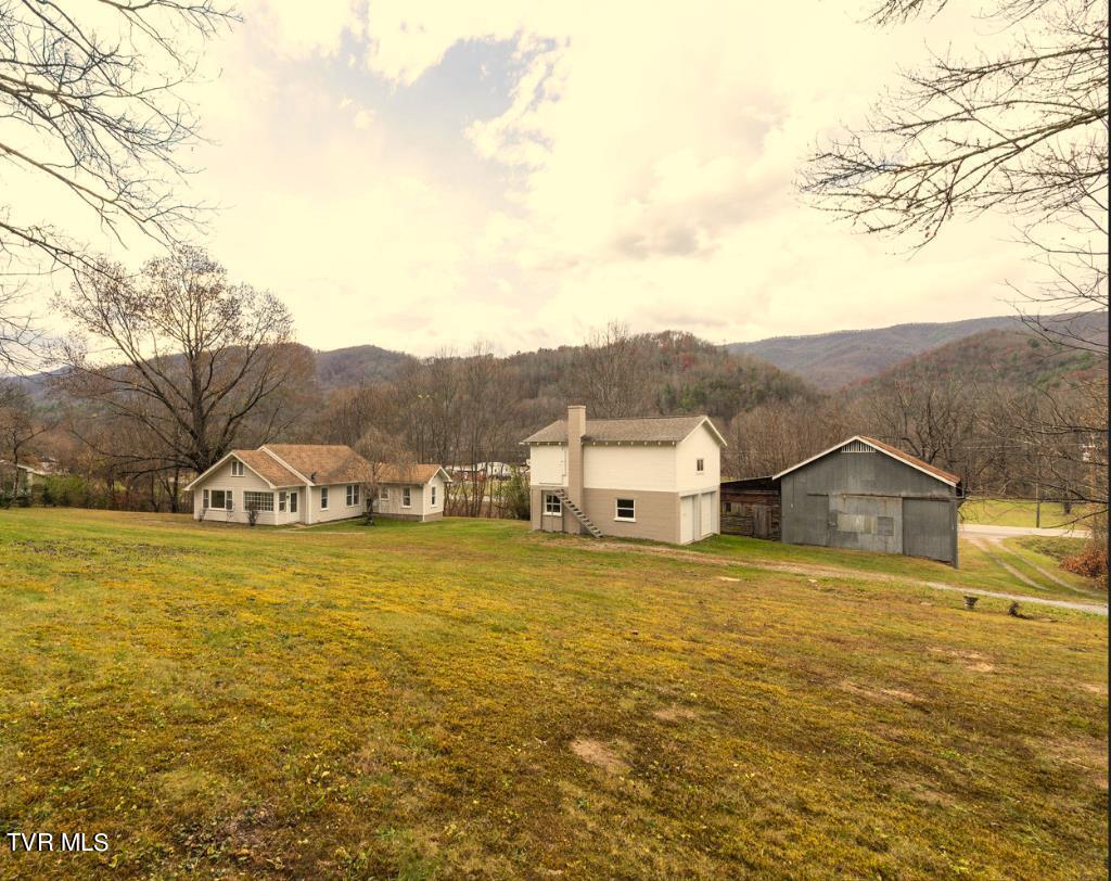 464 Old Hwy Road Erwin, TN 37650 - Photo 2 of 25 01