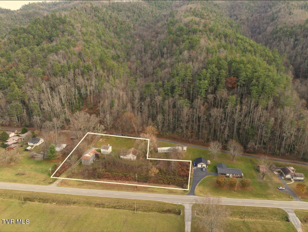 464 Old Hwy Road Erwin, TN 37650 - Photo 3 of 25 02