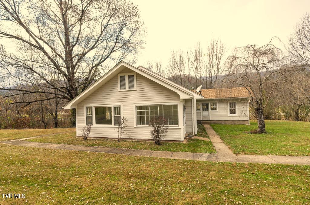 464 Old Hwy Road Erwin, TN 37650 - Photo 4 of 25 03