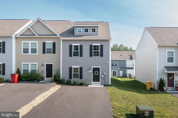 $265,000 | 176 Scotch Pine Drive, Bunker Hill, WV 25413