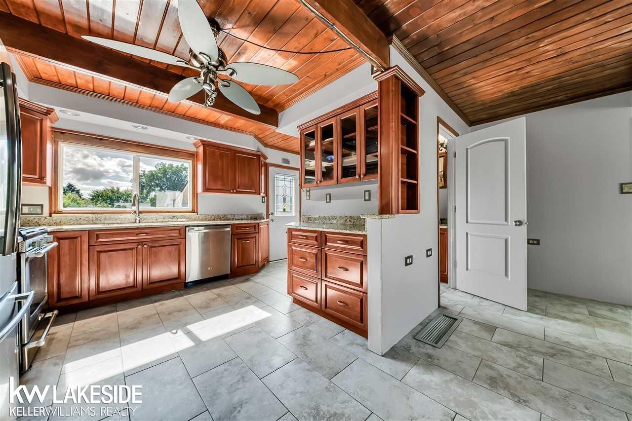 49495 Fuller Road New Baltimore, MI 48051 - Photo 7 of 33