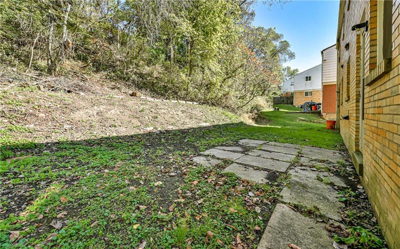 257-259 Universal Road Pittsburgh, PA 15235 - Photo 16 of 18 Gallery Image 16