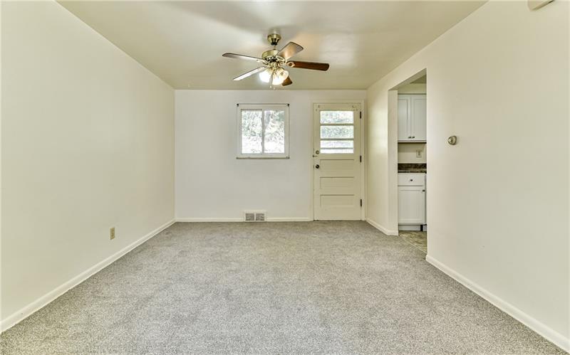 257-259 Universal Road Pittsburgh, PA 15235 - Photo 5 of 18 Gallery Image 5