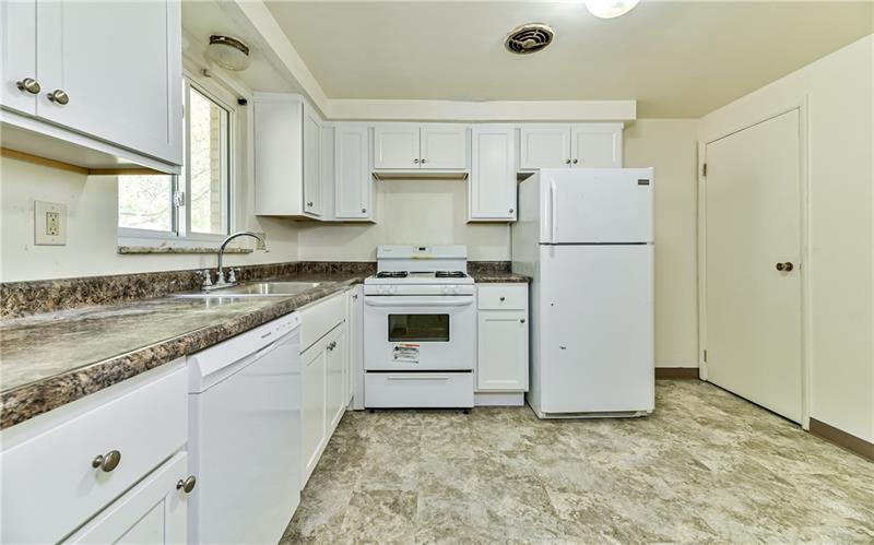 257-259 Universal Road Pittsburgh, PA 15235 - Photo 7 of 18 Gallery Image 7