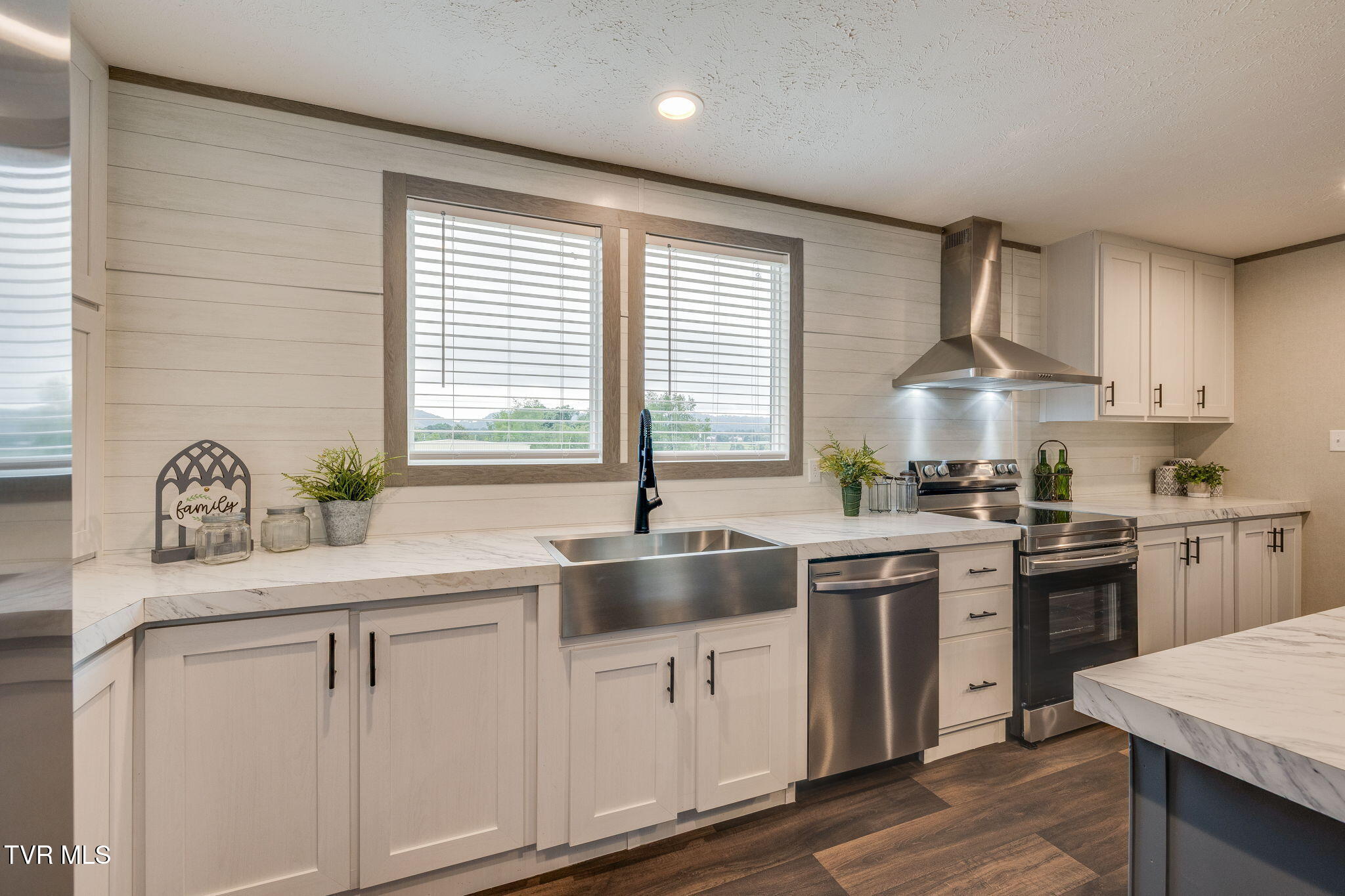 315 Delmer Salts Road Gray, TN 37615 - Photo 11 of 42 012