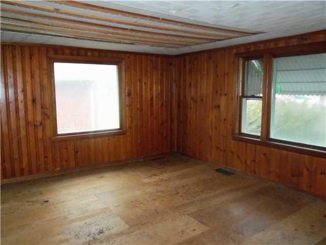 1409 Chester Street Anderson, IN 46012 - Photo 2 of 7 Gallery Image 2
