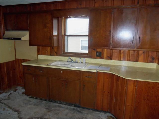 1409 Chester Street Anderson, IN 46012 - Photo 3 of 7 Gallery Image 3